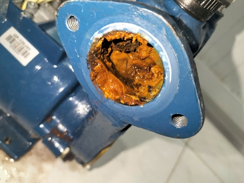 thợ sửa máy bơm nước tại nhà