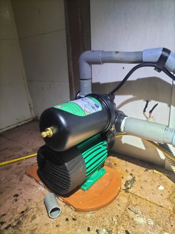 Thợ lắp máy bơm nước tại nhà
