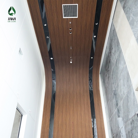 Trần Nhựa Lam Sóng Cong 90 Độ