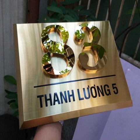 lam-bien-hieu-so-nha-inox