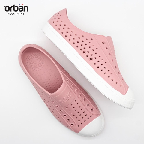 Giày nhựa lỗ Urban Footprint D2001- Hồng đế trắng