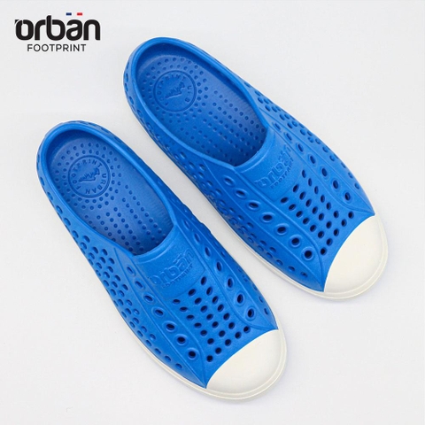 Giày nhựa lỗ Urban Footprint D2001 - Xanh coban trắng