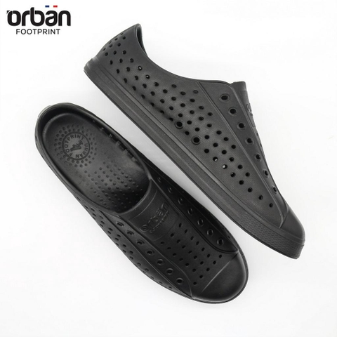 Giày nhựa lỗ  Urban Footprint D2001 - Đen trơn