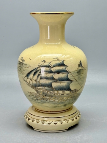 Bình Bảo Châu Hoạ Tiết Thuận Buồm Xuôi Gió Cao 33cm Vẽ Vàng