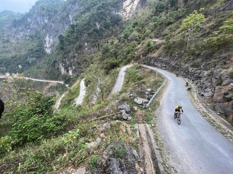 14 DAY BABE - HA GIANG - CAO BANG - HALONG BAY BICYCLE TOURS