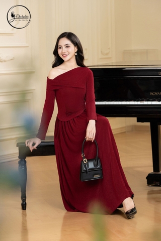 Bộ trễ vai màu đỏ đô