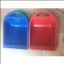 xẻng nhựa tiến lợi