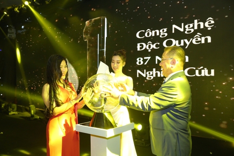 BẤT NGỜ KÉP ĐẾN TỪ NARIS: ĐẠI SỨ THƯƠNG HIỆU ĐỖ MỸ LINH, TUYỆT TÁC CÔNG NGHỆ LÀM ĐẸP NHẬT BẢN LẦN ĐẦU CÓ MẶT TẠI VIỆT NAM