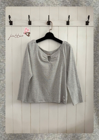 ÁO Cổ tròn 2 nút tay dài - 6035