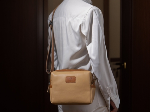 Túi đeo chéo unisex Box bag màu kaki Manuk Leather