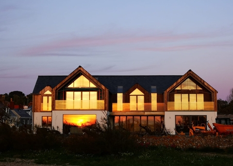 BIỆT THỰ VEN BIỂN GUERNSEY