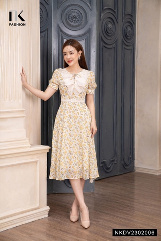 Đầm Hoa Xòe Bọc Phối Cổ Nữ Tính NKDV2302006