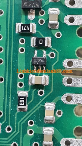 IC L7 mới chính Hãng 100%.( dùng trong bo lò nướng Bosch)