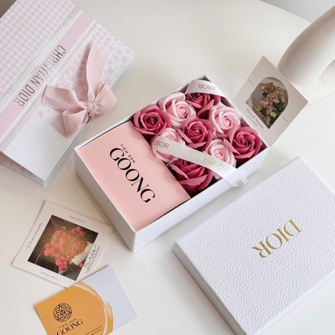 Hộp hoa DIOR  (tặng đơn DIOR trên 2.5tr hoặc bán kèm son DIOR)