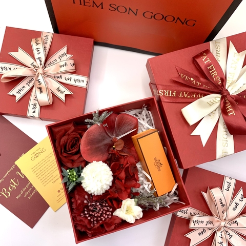 Hộp hoa quà tặng cao cấp
