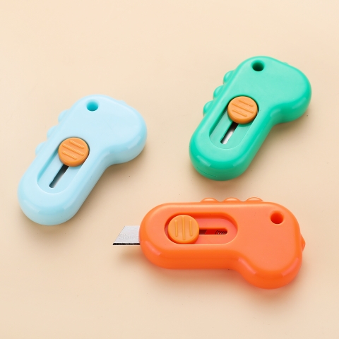 Dao Rọc Giấy Dino 8135 RC02691