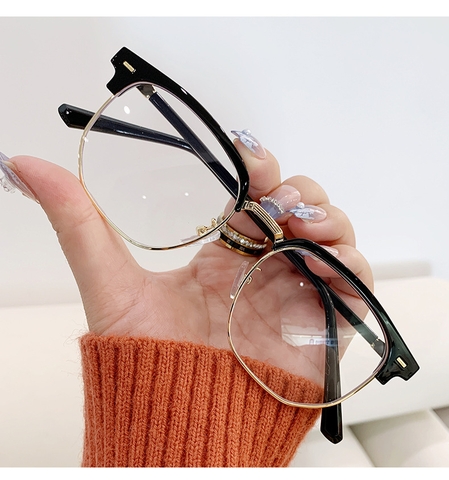 Mắt Kính Kim Loại RCC834