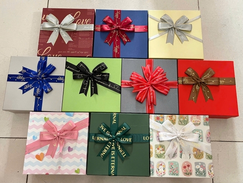 Set 2 Hộp Qùa Vuông Size 18*18*7 + 14*14*5