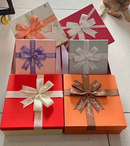 Set 2 Hộp Qùa Vuông Size 18*18*7 + 14*14*5