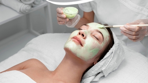 Da dầu mụn nên đắp mặt nạ gì để da sạch mụn, căng mịn