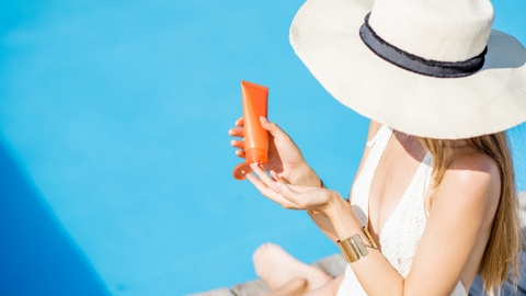 Tác hại tiềm ẩn từ việc dùng 2 loại kem chống nắng trong 1 ngày
