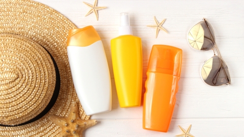 Phân biệt kem chống nắng vật lý và hóa học? Nên chọn loại nào?