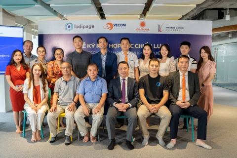 Lễ ký MOU VECOM_ LADIPAGE_ ĐH ĐẠI NAM_ ĐH THĂNG LONG