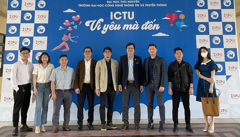 VECOM cũng đã có buổi làm việc trực tiếp với Trường Đại học Công nghệ thông tin và Truyền thông – Đại học Thái Nguyên