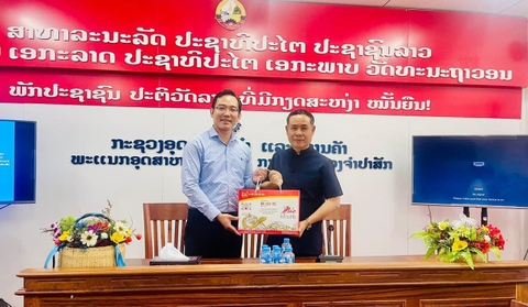 Sở Công Thương tỉnh Champasak và Hiệp hội thương mại điện tử Việt Nam tăng cường hợp tác trong lĩnh vực thương mại điện tử và hỗ trợ xúc tiến thương mại Việt - Lào.