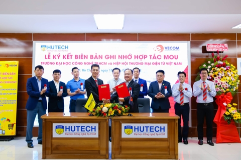 Lễ ký kết biên bản ghi nhớ hợp tác giữa VECOM và HUTECH