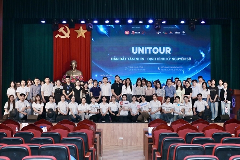 UNITOUR 2025: Khởi đầu rực rỡ tại Trường Kinh tế, Đại học Vinh