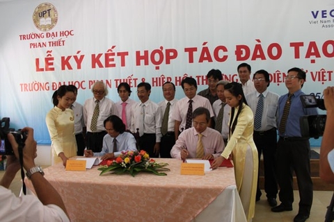 Training cooperation with Phan Thiet University