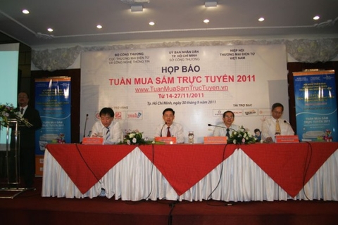 Press conference about online shopping week in HCMC on September 30, 2011