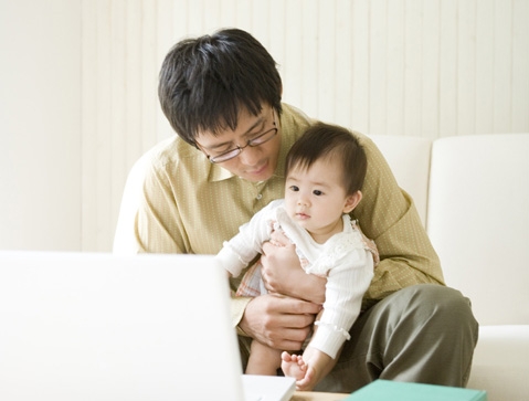 Hỏi đáp: chăm sóc bé từ 6 - 12 tháng tuổi Hỏi đáp: chăm sóc bé từ 6 - 12 tháng tuổi