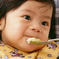 Sai lầm “ngớ ngẩn” khiến con biếng ăn Sai lầm “ngớ ngẩn” khiến con biếng ăn