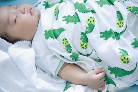 Đắp chăn cho con, đâu phải chuyện đùa Đắp chăn cho con, đâu phải chuyện đùa