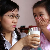 6 KHÔNG khi cho con uống sữa 6 KHÔNG khi cho con uống sữa