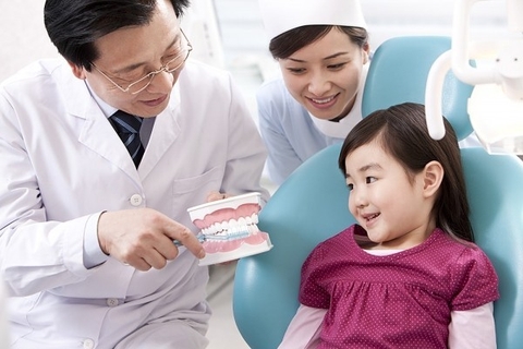 Những mẹo hay giúp con không còn sợ khám răng Những mẹo hay giúp con không còn sợ khám răng