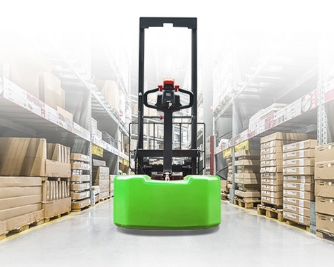 Tham khảo những lý do nên lựa chọn xe nâng mới cho doanh nghiệp