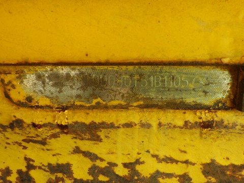 Máy ủi bánh xích hiệu komasu D51PX-22-11057