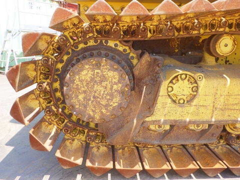 Máy ủi bánh xích hiệu komasu D51PX-22-11057