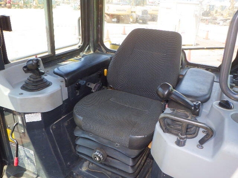 Máy ủi bánh xích hiệu komasu D51PX-22-11057