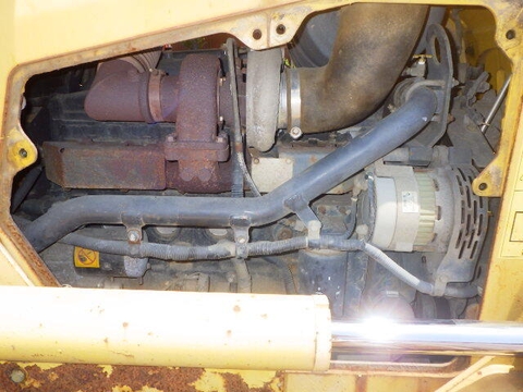 Máy ủi bánh xích hiệu komasu D51PX-22-11057