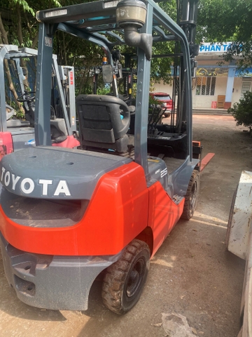 Xe nâng Toyota 02-8fd25-80172