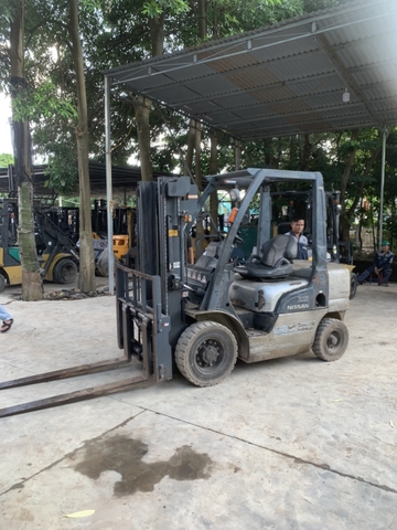 Xe nâng dầu Nisan YL02M25-003476