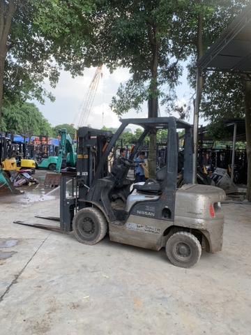 Xe nâng dầu Nisan YL02M25-003476