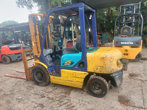 Komatsu FD25T-14-553850 chui công dịch giá 3 tầng