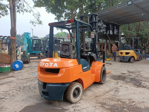Toyota 7FD25-25819