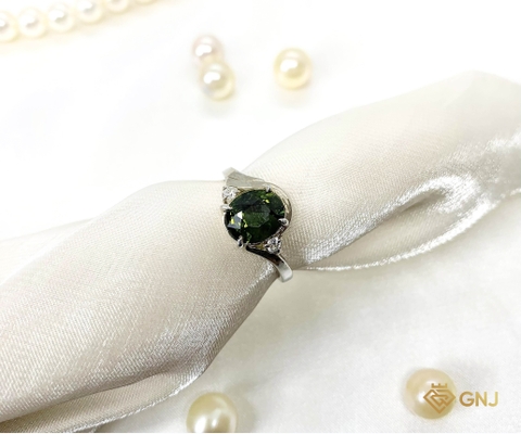 Nhẫn bạc đính đá Tourmaline xanh lá