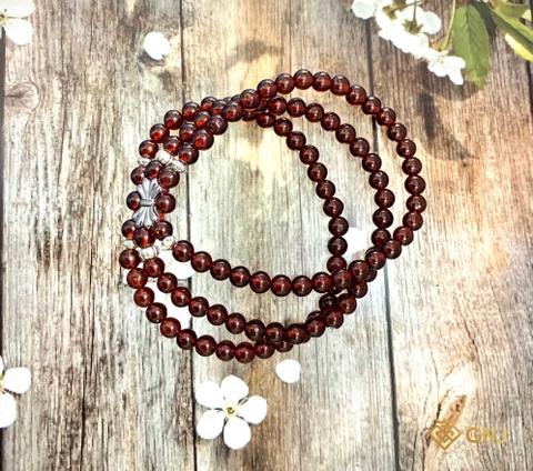 Vòng tay phong thủy đá garnet mix charm bạc